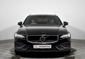 Подержанный автомобиль Volvo V60 2019 года (2 фото)