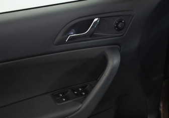Подержанный автомобиль Skoda Yeti 2015 года (20 фото)