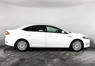 Подержанный автомобиль Ford Mondeo Sedan 2013 года (4 фото)