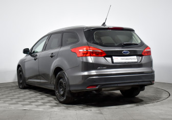 Подержанный автомобиль Ford Focus Wagon 2016 года (7 фото)