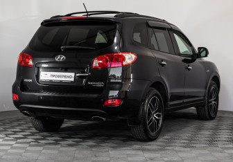 Подержанный автомобиль Hyundai Santa Fe 2008 года (5 фото)