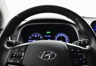 Подержанный автомобиль Hyundai Tucson 2019 года (14 фото)
