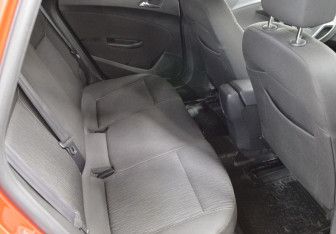 Подержанный автомобиль Opel Astra Hatchback 2014 года (13 фото)