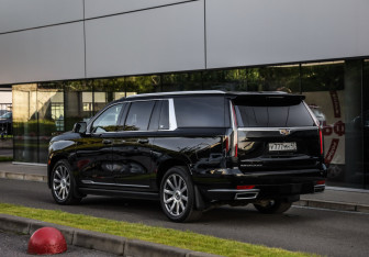 Подержанный автомобиль Cadillac Escalade Suv 2021 года (8 фото)