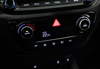 Подержанный автомобиль Hyundai Solaris Sedan 2021 года (15 фото)