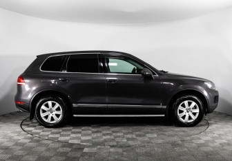 Подержанный автомобиль Volkswagen Touareg 2011 года (4 фото)