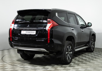 Подержанный автомобиль Mitsubishi Pajero Sport 2017 года (5 фото)