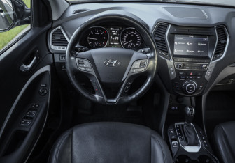 Подержанный автомобиль Hyundai Santa Fe 2017 года (12 фото)