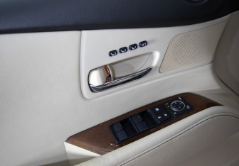 Подержанный автомобиль Lexus RX 2014 года (21 фото)