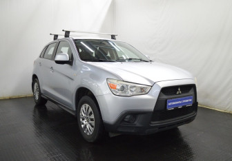 Подержанный автомобиль Mitsubishi ASX 2010 года (3 фото)