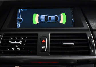 Подержанный автомобиль BMW X6 2011 года (15 фото)