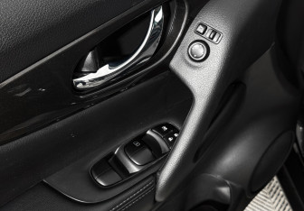 Подержанный автомобиль Nissan X-Trail 2021 года (10 фото)