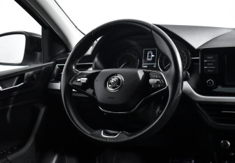 Подержанный автомобиль Skoda Rapid Liftback 2020 года (15 фото)