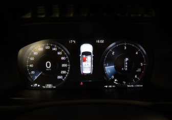 Подержанный автомобиль Volvo XC90 2016 года (15 фото)
