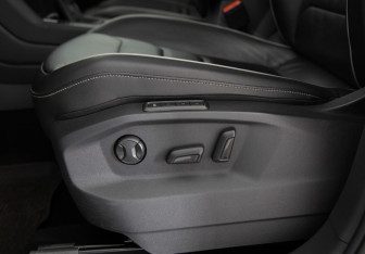 Подержанный автомобиль Volkswagen Tiguan 2021 года (19 фото)