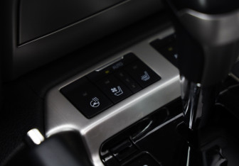 Подержанный автомобиль Toyota Land Cruiser Suv 2020 года (19 фото)