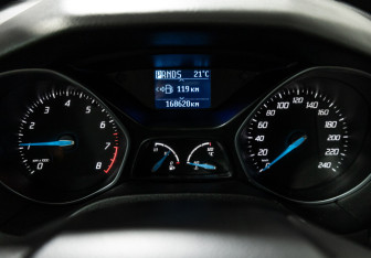 Подержанный автомобиль Ford Focus Hatchback 2012 года (12 фото)