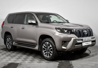Подержанный автомобиль Toyota Land Cruiser Prado 2022 года (3 фото)
