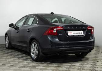 Подержанный автомобиль Volvo S60 2012 года (5 фото)