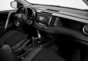 Подержанный автомобиль Toyota RAV4 2018 года (12 фото)