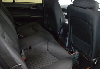 Подержанный автомобиль SsangYong Kyron 2011 года (12 фото)