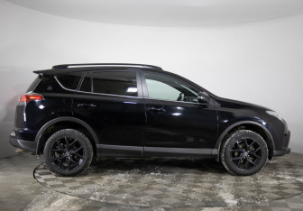 Подержанный автомобиль Toyota RAV4 2019 года (4 фото)