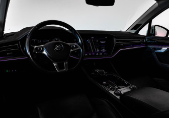 Подержанный автомобиль Volkswagen Touareg 2018 года (19 фото)