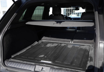 Подержанный автомобиль Land Rover Range Rover Sport 2018 года (37 фото)