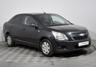 Подержанный автомобиль Chevrolet Cobalt Sedan 2013 года (3 фото)