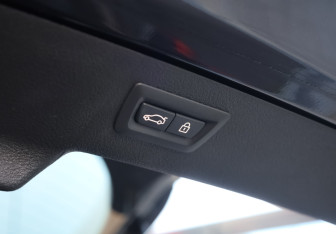 Подержанный автомобиль BMW X6 2017 года (35 фото)