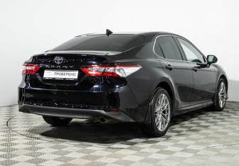 Подержанный автомобиль Toyota Camry Sedan 2021 года (5 фото)