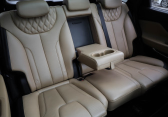 Подержанный автомобиль Hyundai Santa Fe 2022 года (32 фото)