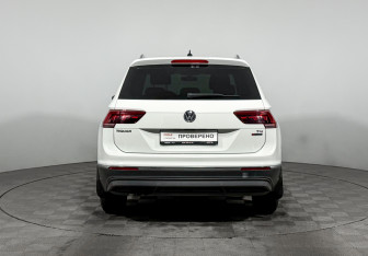 Подержанный автомобиль Volkswagen Tiguan 2017 года (6 фото)
