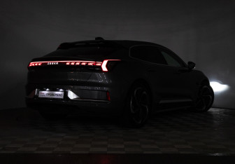 Подержанный автомобиль Zeekr 001 2023 года (31 фото)