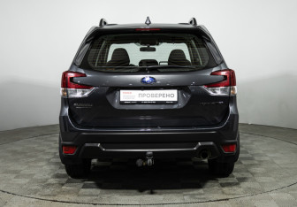 Подержанный автомобиль Subaru Forester Suv 2020 года (6 фото)