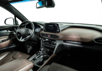 Подержанный автомобиль Hyundai Santa Fe 2019 года (9 фото)