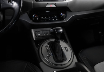 Подержанный автомобиль Kia Sportage 2014 года (13 фото)