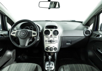 Подержанный автомобиль Opel Corsa 2007 года (13 фото)