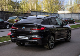 Подержанный автомобиль BMW X4 2021 года (7 фото)