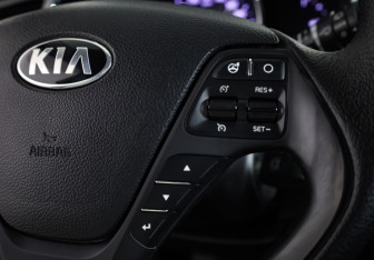 Подержанный автомобиль Kia Ceed Hatchback 2014 года (11 фото)