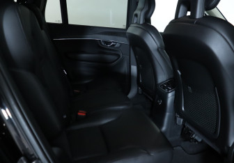 Подержанный автомобиль Volvo XC90 2020 года (20 фото)
