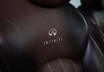 Подержанный автомобиль Infiniti EX 2012 года (24 фото)