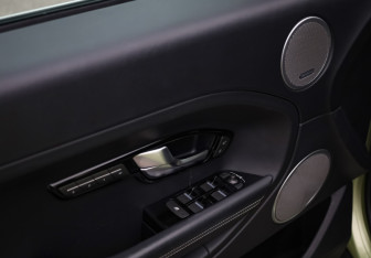 Подержанный автомобиль Land Rover Range Rover Evoque 2012 года (15 фото)