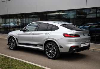 Подержанный автомобиль BMW X4 2019 года (6 фото)