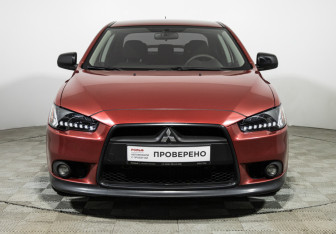 Подержанный автомобиль Mitsubishi Lancer Sedan 2012 года (2 фото)