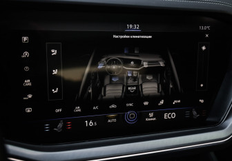 Подержанный автомобиль Volkswagen Touareg 2020 года (20 фото)