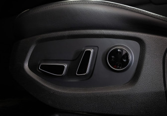 Подержанный автомобиль Hyundai Genesis 2016 года (27 фото)