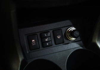 Подержанный автомобиль Toyota RAV4 2011 года (14 фото)