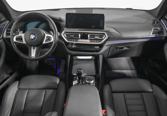 Подержанный автомобиль BMW X3 2023 года (13 фото)