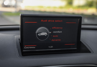Подержанный автомобиль Audi Q3 2013 года (14 фото)